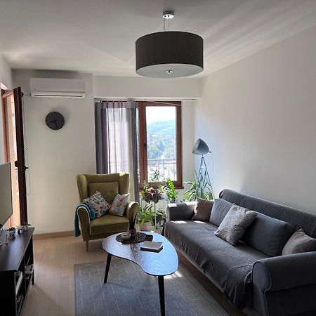 Modern Flatiron Apartment, Skopje Center Exteriér fotografie